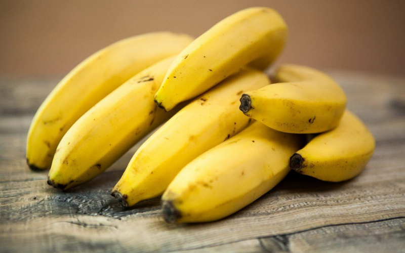 VIDEO: The Amazing Benefits of the Banana for Sleep and Health